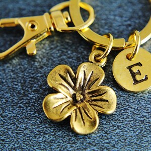 Gold Flower Charm Keychains, Flower Keychain, Flower Charms, Flower Pendants, Natural Keychain, Personalized Keychain, Christmas Jewelry