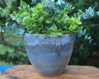 Modern Ceramic Planter - Medium Size with Drainage - Flower Pot
