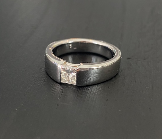 Diamond Platinum Solitaire Ring - image 1