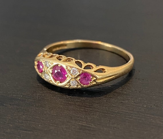 Vintage Ruby Diamond 18K Gold Ring - image 1