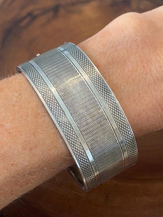 Vintage Silver Engine Turned Bangle Bracelet - image 2