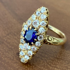 Victoriaanse saffierdiamant 18 kt gouden navettering