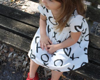 XOXO Dress, baby dress, toddler dress, girl dress, valentines dress, valentines outfit, xoxo, higs and kisses, monochrome dress