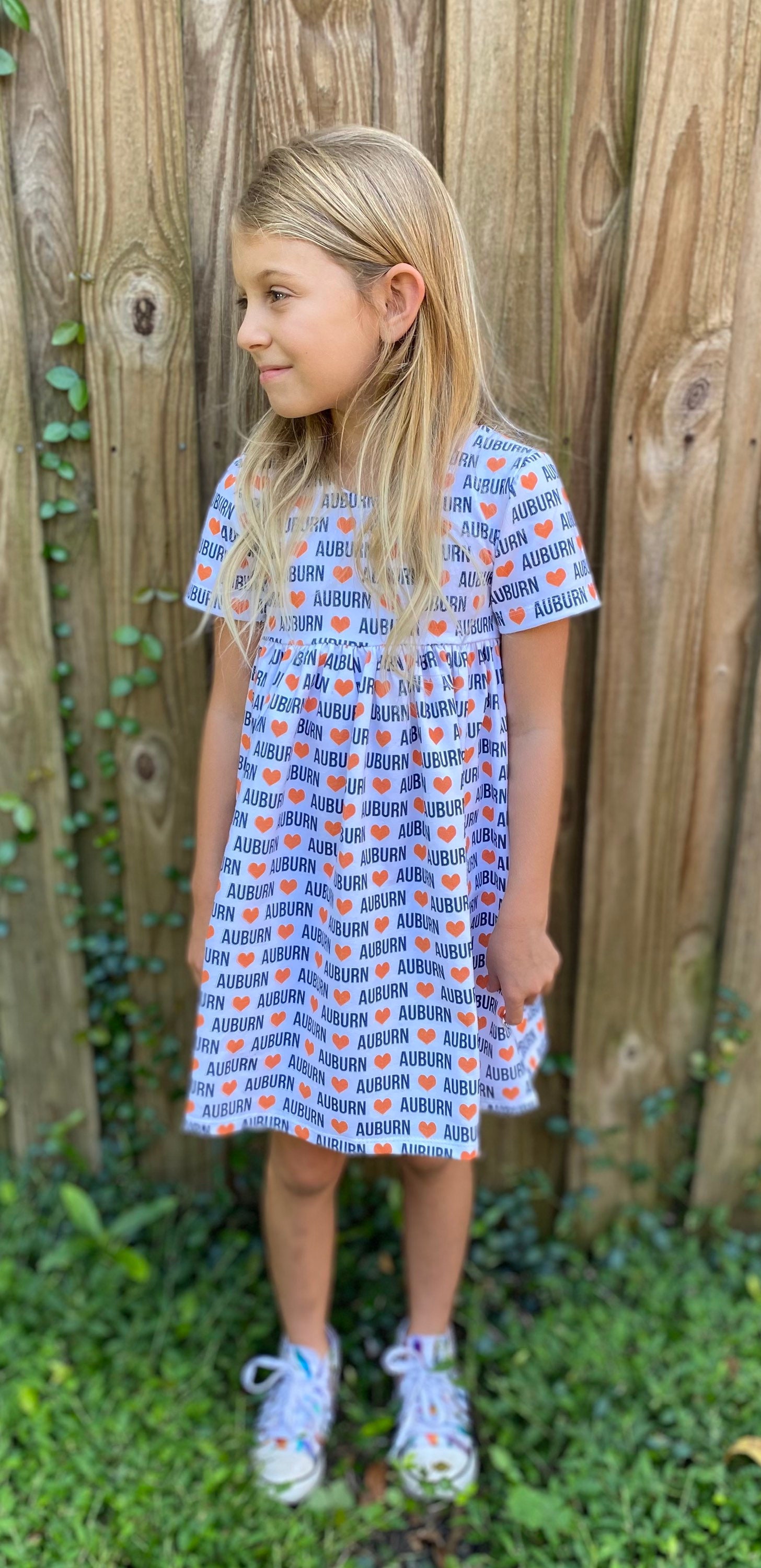 I made a dress for myself, a bandana for each family dog and a headband for  all the little cousins! : r/sewing