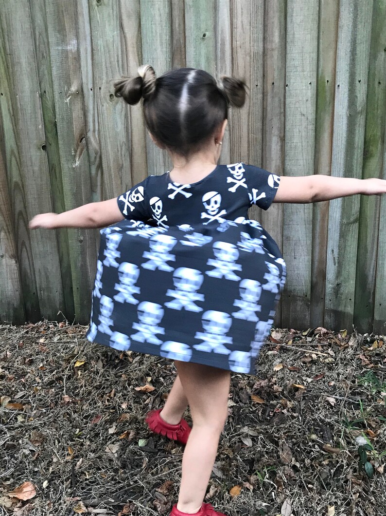 porate skulls pirate dress black pirate gear toddler dress Pirate Skull Dress girl dress Gasparilla dress baby dress skull dress