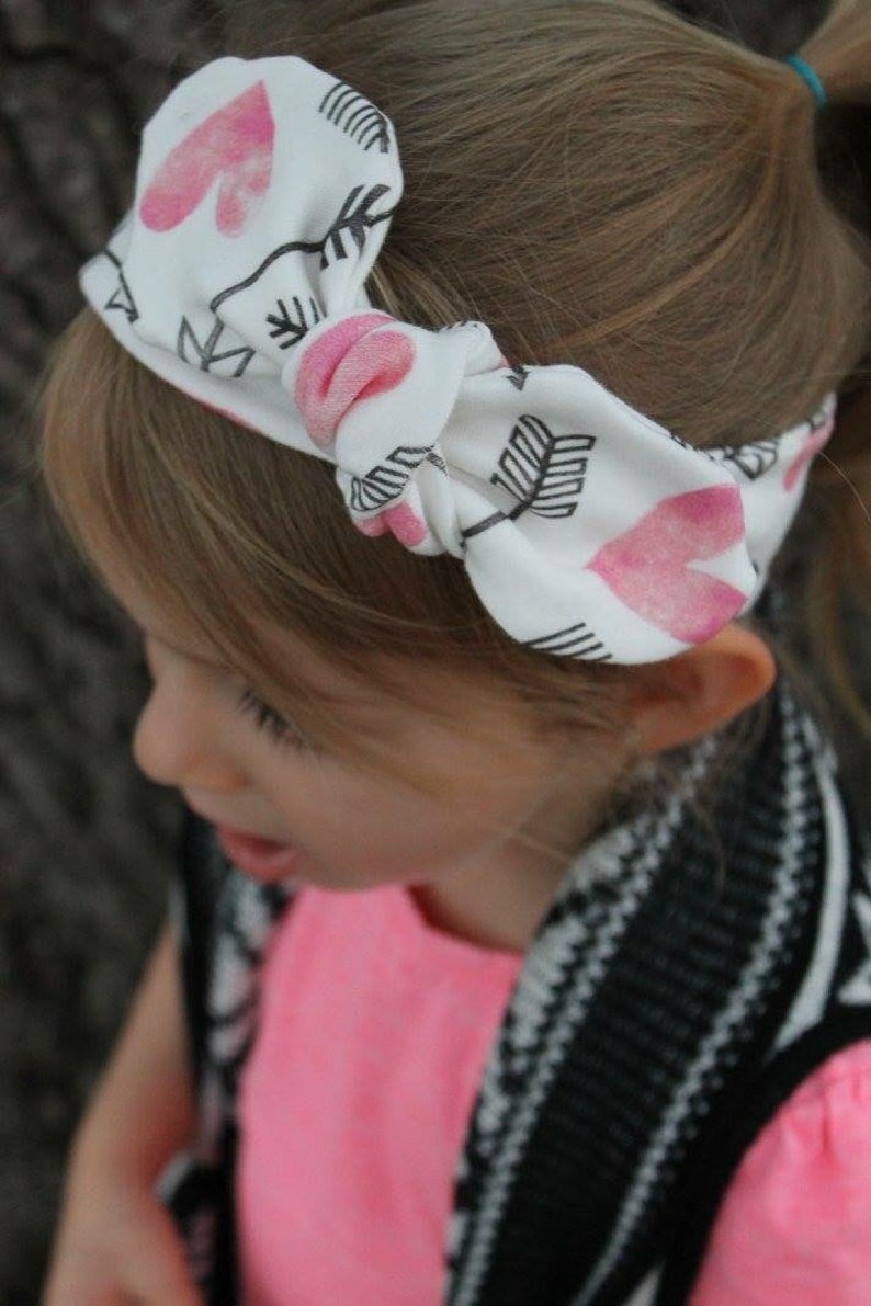 Love Struck Bow Knot top knot, girl headband, toddler headband, baby headband, valentines headband, valentines top knot, love, top knot image 3