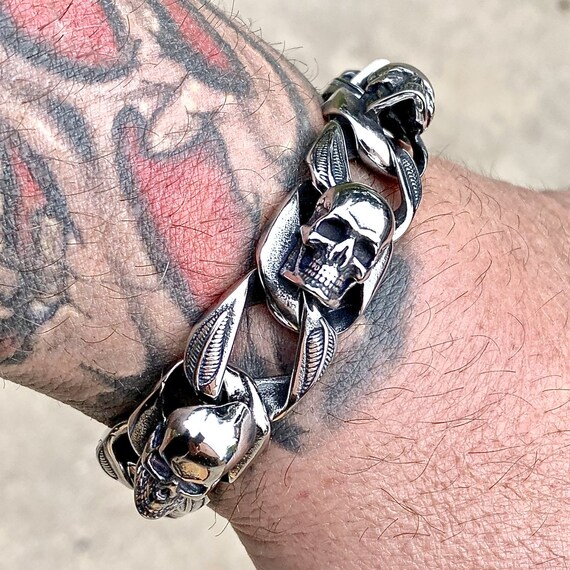 Links on sale skull bracelet