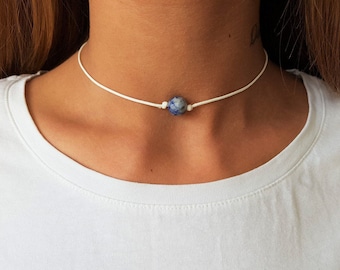 Sodalith Choker, Edelstein Choker, Choker Halskette, Boho Choker, Boho Choker, Single Bead Choker, Dünner weißer Choker, Blauer Perlen Choker