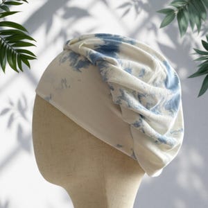 Tie Dye Scrub Cap: Soft Headband Style Bouffant - White/Blue