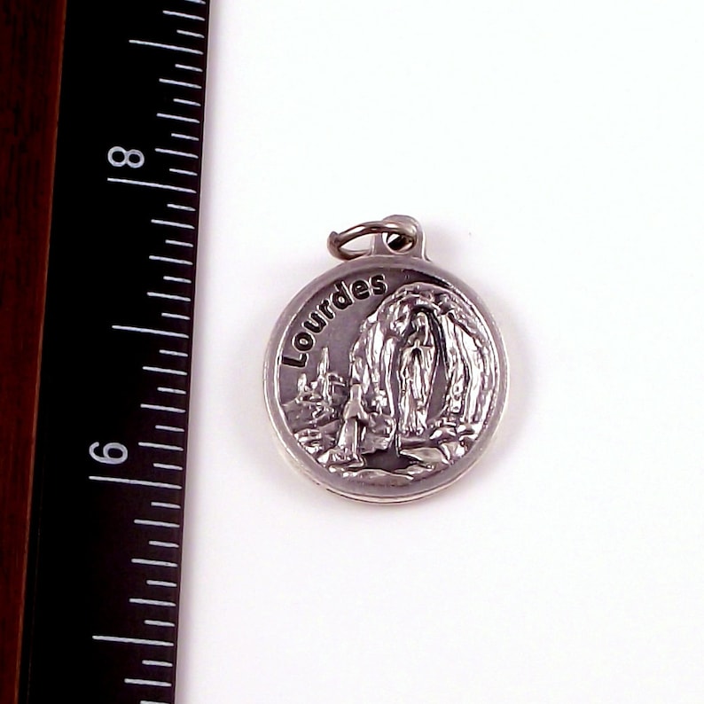 Our Lady of Lourdes With St Bernadette Medal With Prayer | Italian ...
