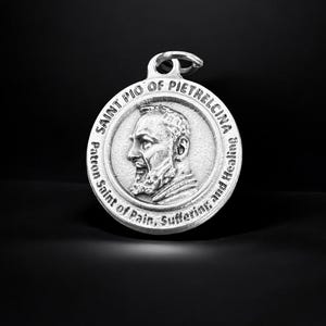 Saint Padre Pio Catholic Healing Medal | Capuchin Priest | Pray For Those In Need of Healing | Made In Italy | Italian Rosary Parts
