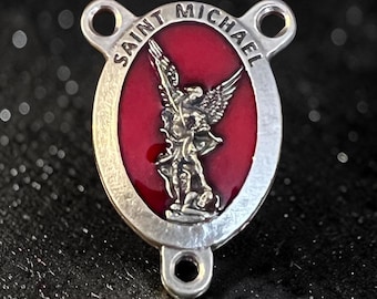 Centro del rosario di San Michele Arcangelo, dettagli in resina epossidica rossa / Componenti del rosario italiano