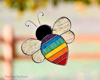 Atrapasol de abeja arcoíris de vidrio coloreado
