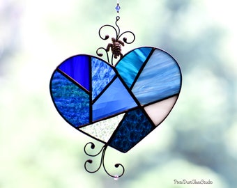 Stained Glass Heart Suncatcher, Abstract Ocean Wave Heart with Sea Turtle, Honu Glass Heart, Coastal decor, Beach House Window Hanging