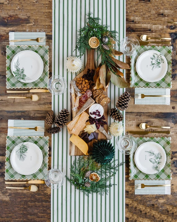 Holiday paper plates hotsell