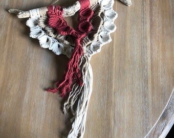 Macrame Scalloped Wallhanging | burnt red, beige, natural | simple