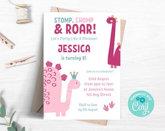 Könnte beinhalten: Eine Party-Einladung zum Thema Dinosaurier. Der Text "STOMP, CHOMP & ROAR!" und "JESSICA wird 8!" sind in Pink und Türkis gehalten. Zwei Zeichentrick-Dinosaurier sind ebenfalls abgebildet. Die Einladung hat einen weißen Hintergrund.