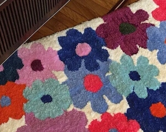 Multicolor Floral Rug / Handmade Tufting Rug / 1970s Vintage Style Carpet