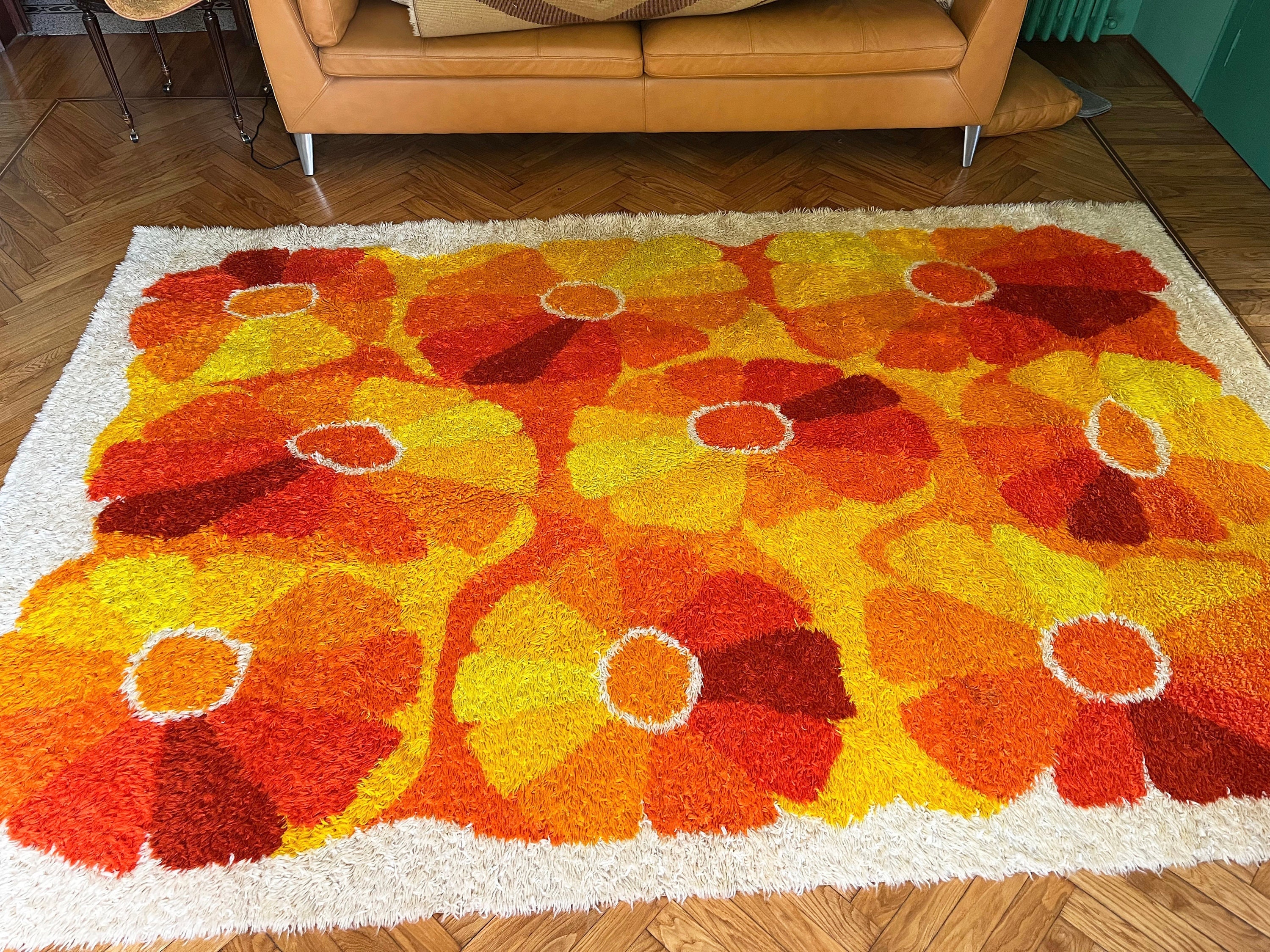 Vintage 70s XL Flower Power Rug – 100% Pure Wool, Bright