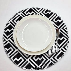Set of 4 cloth placemats,  cotton centerpiece, doiley, table linens, shakes geometric black and white