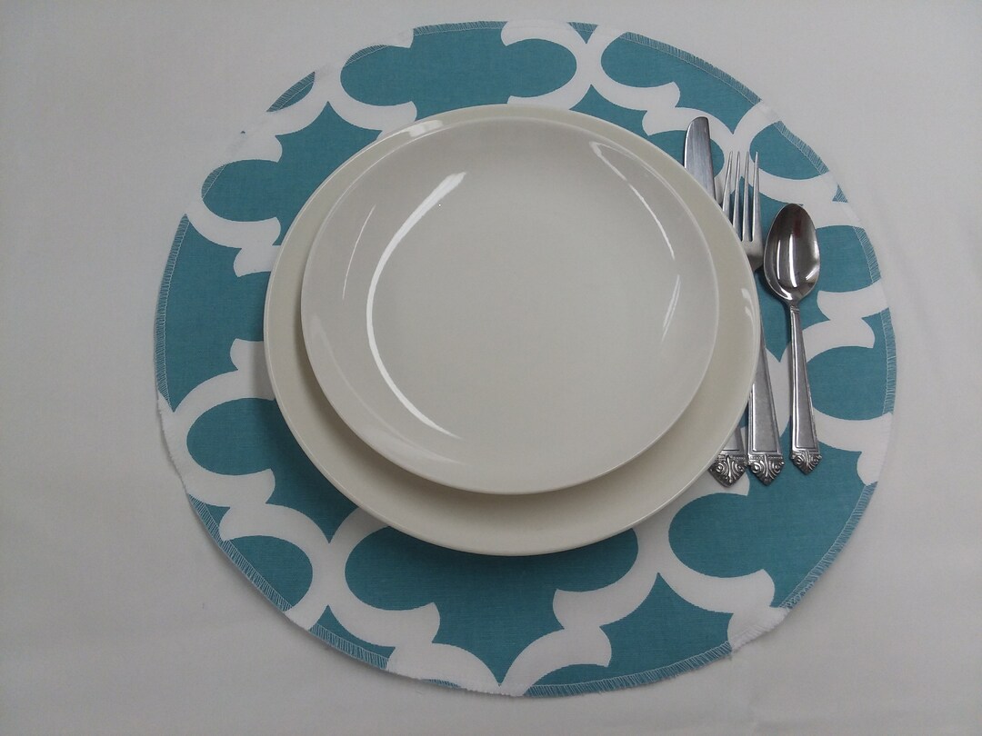 Fabric Placemats, Fynn Quatrefoil Regatta Blue, Ocean Blue and White