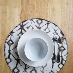 Set of 4 Round placemats, brown and ivory tribal centerpiece, table linen, fabric placemats, cloth placemats