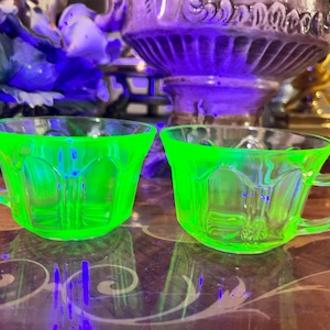 Uranium Glass Cup Set