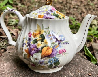 Gorgeous Windsor TeaPot