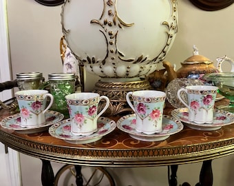 Adorable juego de taza y platillo para té