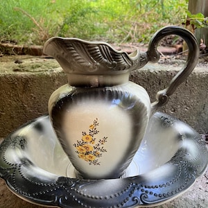 Antique Picher/Basin Set Large