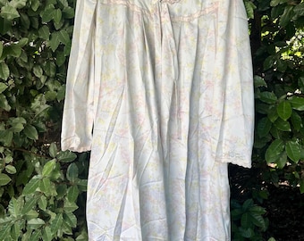 Vintage Sara Beth Night Gown Medium