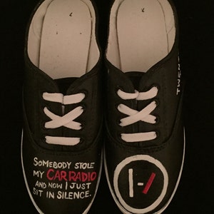 Tyler joseph top black vans