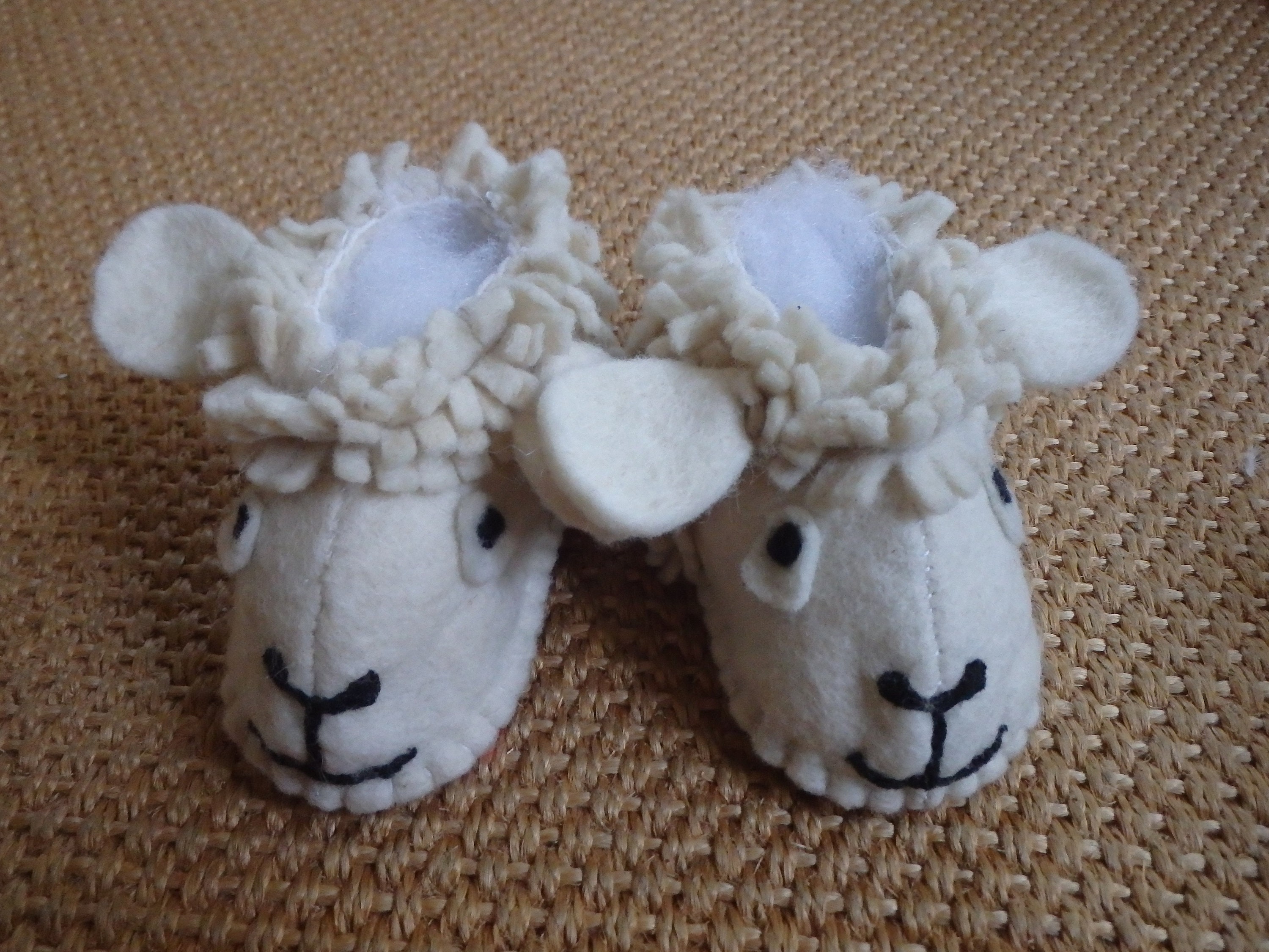 jævnt boksning Feasibility Hand Made Wool Lamb Sheep Slippers Baby Booties Adorable - Etsy