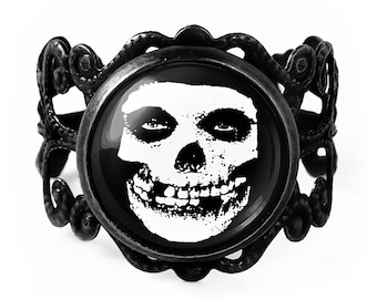Misfits Ring - Horror Punk Crimson Skull Adjustable Filigree Ring - 179