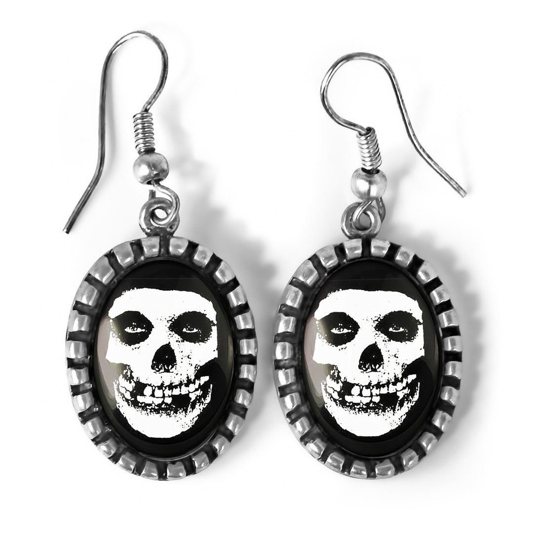 Misfits Crimson Skull Glenn Danzig Oval Antique Silver Glass