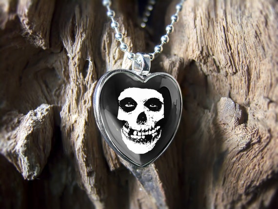 Ed Hardy Raised Skull Necklace Pendant 26 Inch Stainless