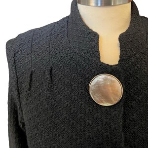 Vintage Anthropologie Cross Stitch Heart black Sweater Jacket Abalone shell Y2K women’s size Small bild 6