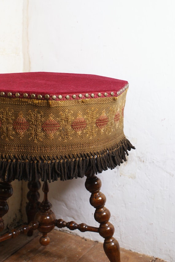 19th Century Bobbin Leg Gypsy Table