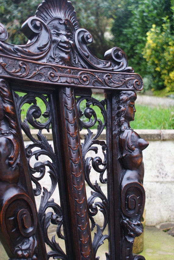 19th Century Italian Renaissance Revival Carved Walnut Sgabello Hall Chair