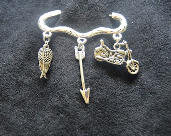 TWD Fan Daryl Dixon  Angel Wings Motorcycle TWD Charm  Brooch Pin  Daryl Dixon Crossbow Pin Brooch,  The Walking Dead Daryl Charm Brooch Pin