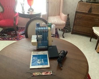 Maszyna do szycia Singer Serger