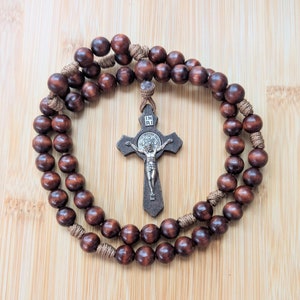 Dunkelbrauner Paracord-Rosenkranz, robuster Rosenkranz, Kinder, handgefertigter Rosenkranz, katholisches Taufgeschenk, Kommunion, Konfirmation, Kordel-Rosenkranz, St. Benedikt