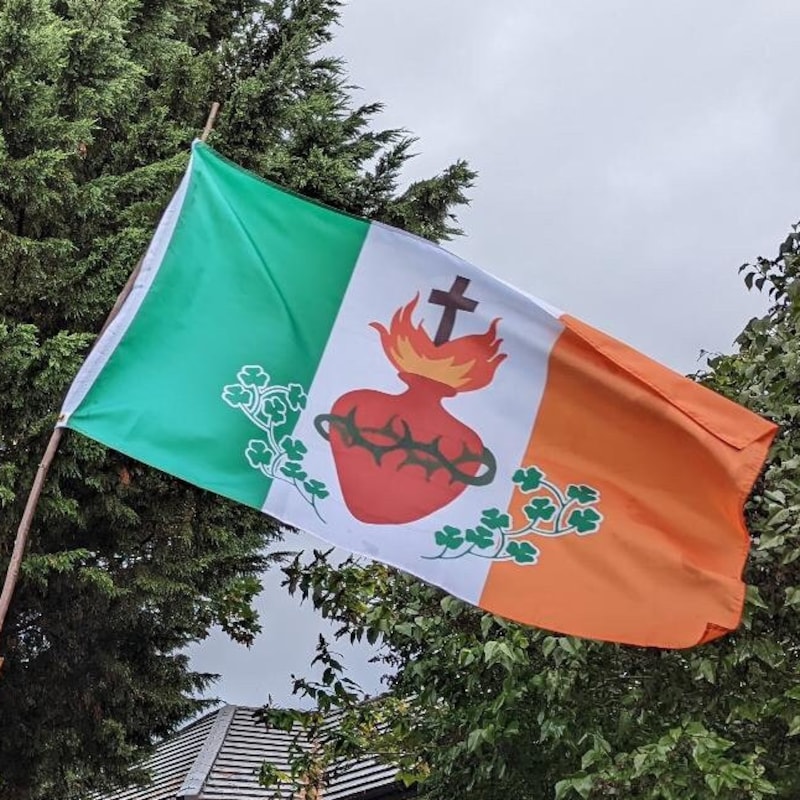 Irish Catholic Patriotic flag with Sacred Heart of Jesus, Eire, Ireland