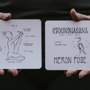 108 cartes flash d'asanas \\ cartes de yoga \\ 108yogalove \\ align. Affiner. Design .. L'union du yoga et de l'art