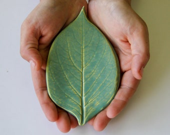 Small Leaf Ceramic Soap Dish, handmade pottery, leaf imprint, custom pottery, pottery soap dish, spoon rest, bathroom accent, kitchenware