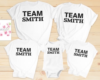 Bijpassende familie-T-shirts: gepersonaliseerde shirts met achternaam