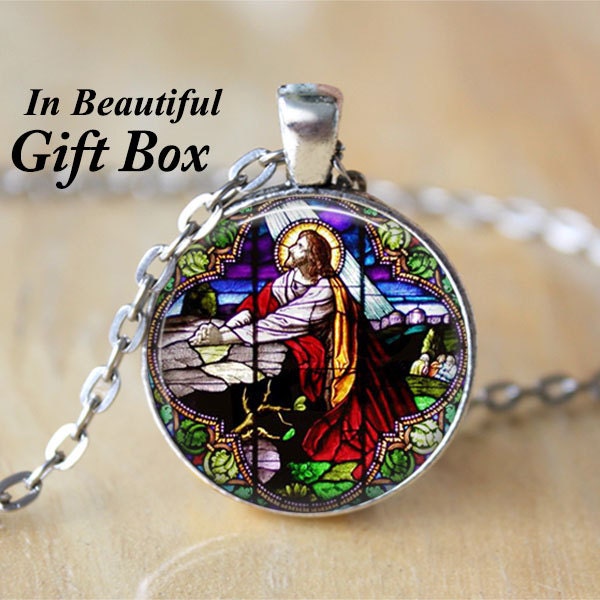 Jesus Christ Praying • Jesus Christ Jewelry • Christian Jewelry • Christian Gifts • Religious Gift • Christian Necklace • Jesus Jewelry