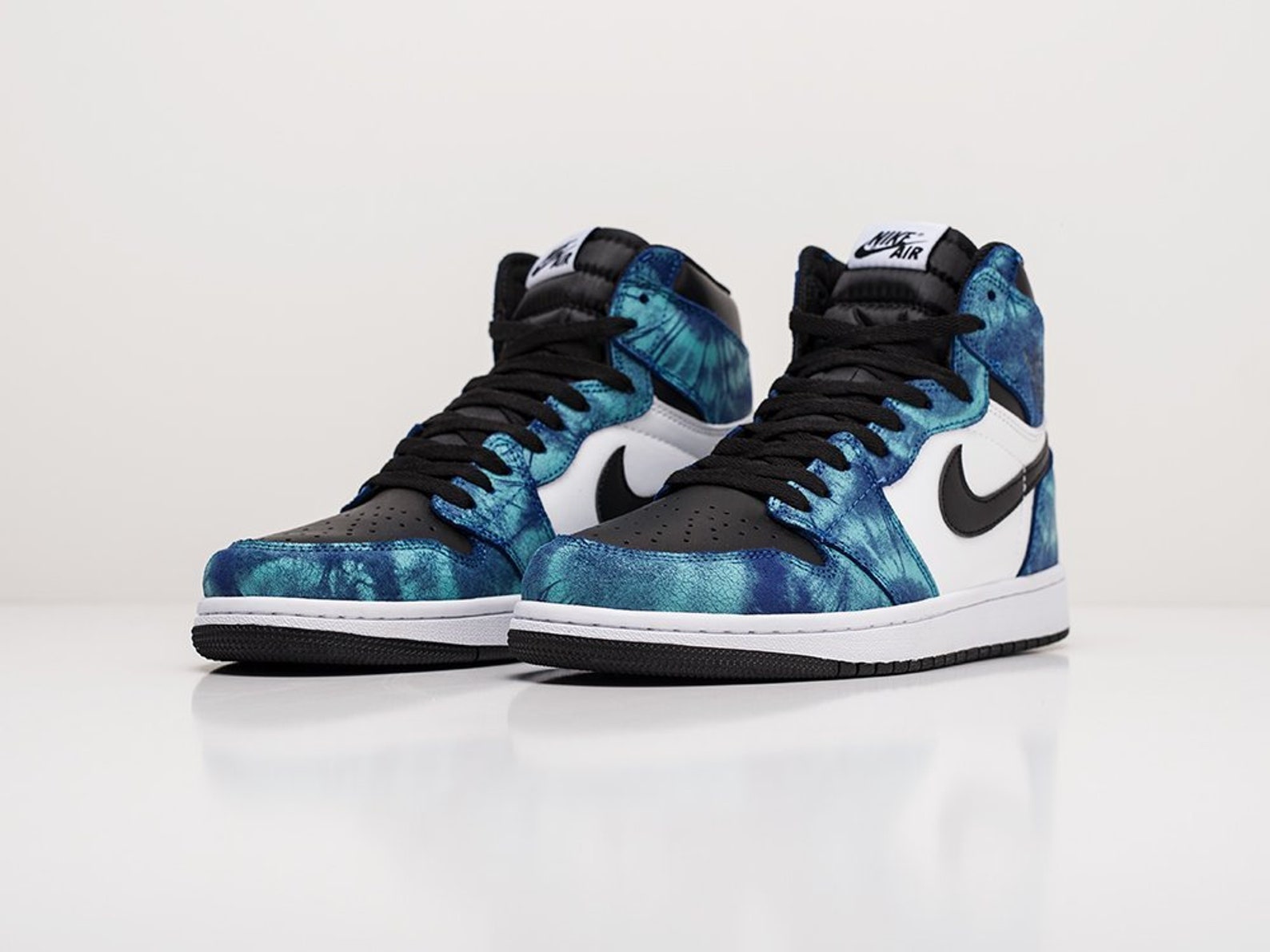 nike air jordan swarovski