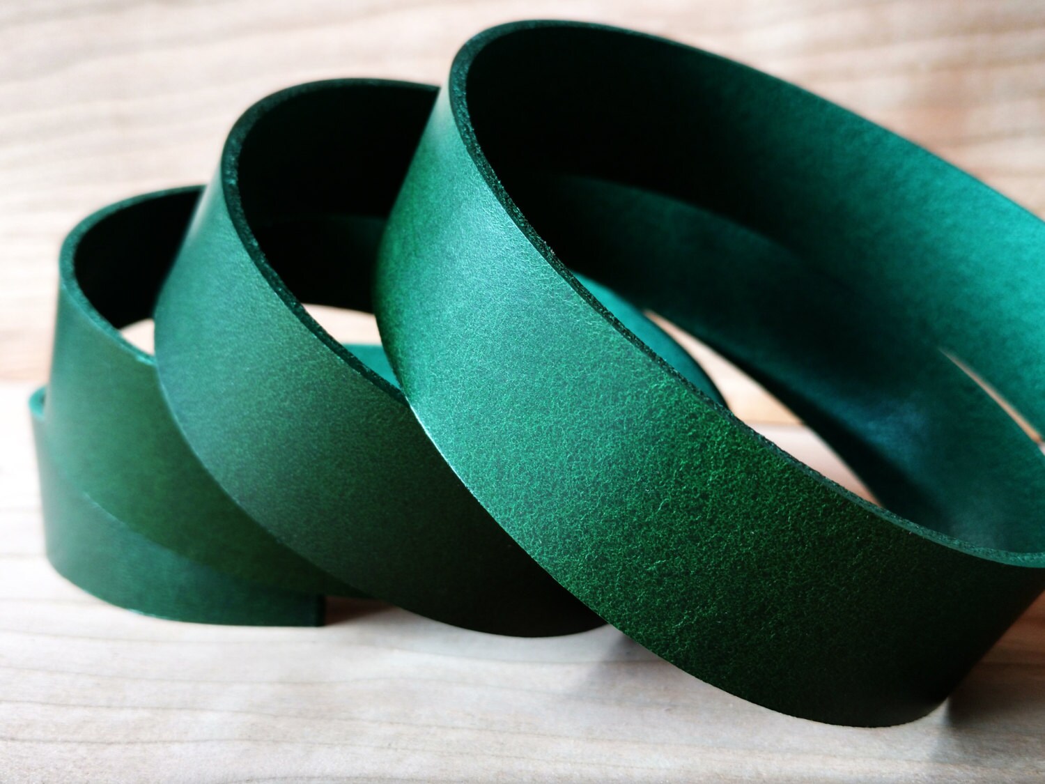 46" GREEN VEGETABLE TANNED LEATHER STRAP 1.8/2mm TUSCANY LEATHER VARIOUS WIDTHS 