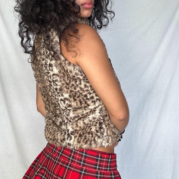 Y2K fuzzy leopard print zip up turtleneck vest - image 3